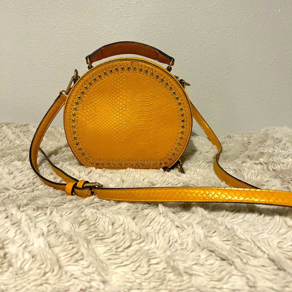 INC International Concepts Womens Rilie Circle Top Handle Crossbody